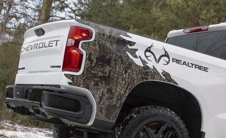 2021 Chevrolet Silverado Realtree Edition Detail Wallpapers 450x275 (4)
