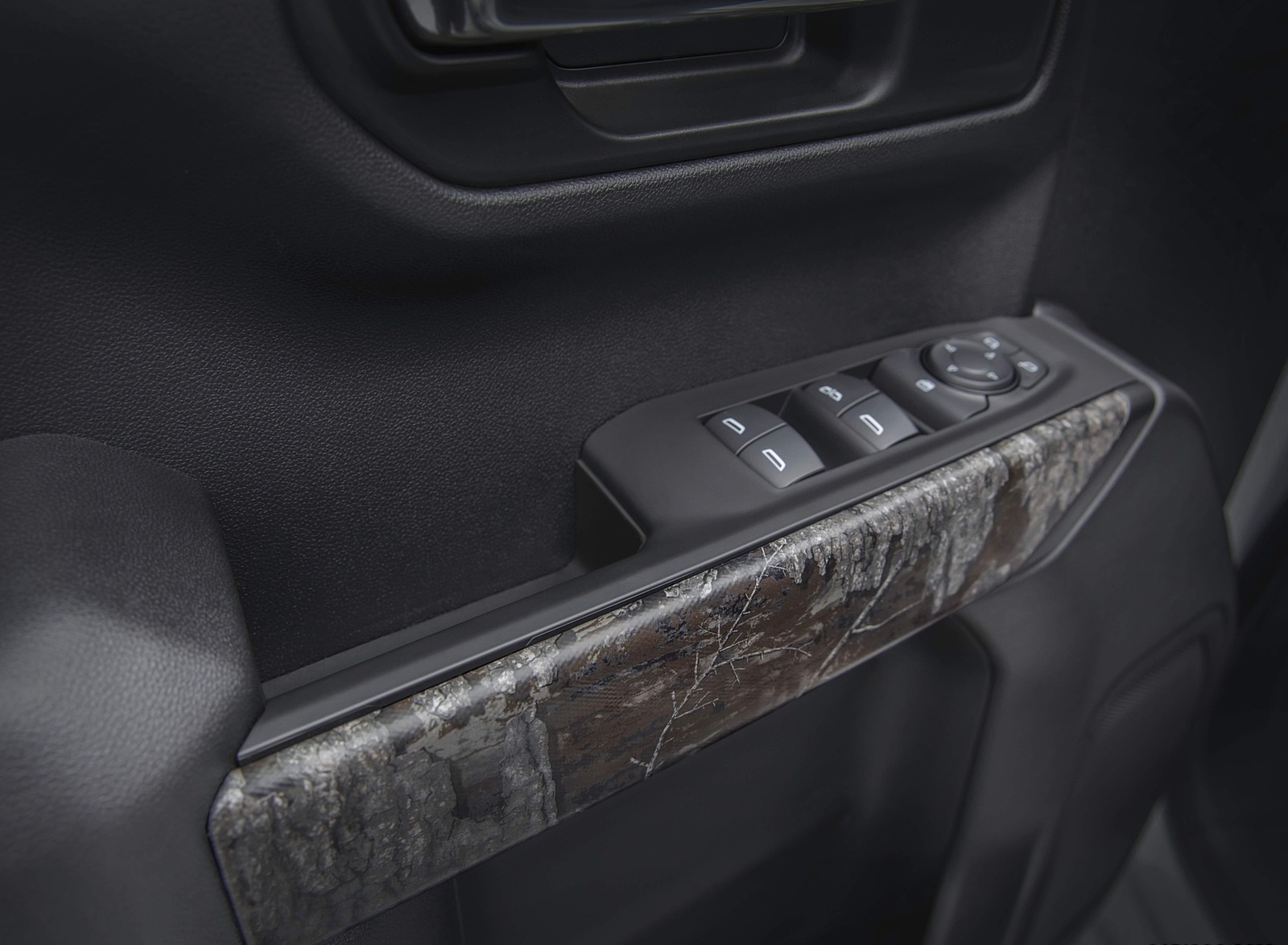 2021 Chevrolet Silverado Realtree Edition Interior Detail Wallpapers (5)