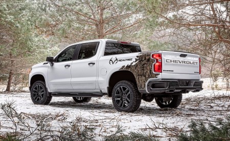 2021 Chevrolet Silverado Realtree Edition Rear Three-Quarter Wallpapers 450x275 (2)