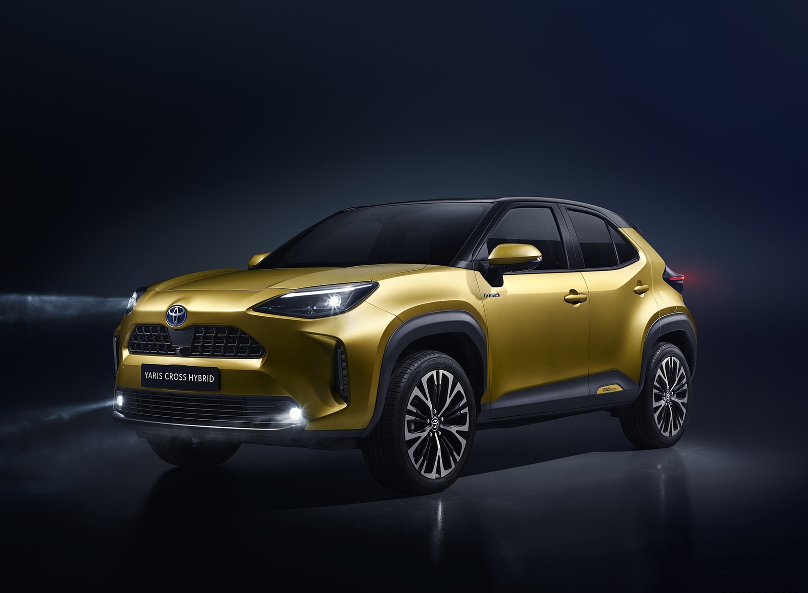 2021 Toyota Yaris Cross Hybrid AWD Front Three-Quarter Wallpapers (1)