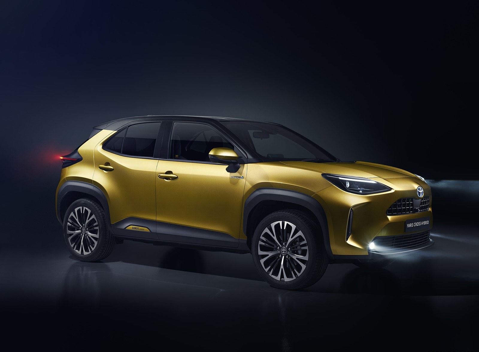 2021 Toyota Yaris Cross Hybrid AWD Front Three-Quarter Wallpapers (2)