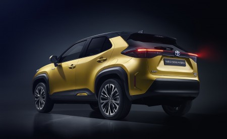 2021 Toyota Yaris Cross Hybrid AWD Rear Three-Quarter Wallpapers 450x275 (7)