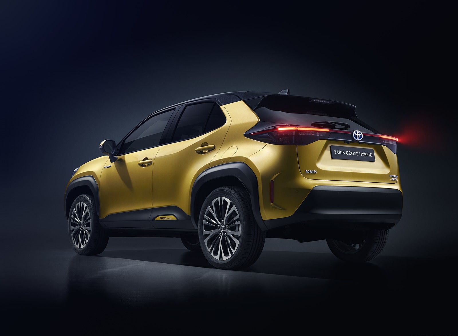 2021 Toyota Yaris Cross Hybrid AWD Rear Three-Quarter Wallpapers (7)
