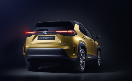 2021 Toyota Yaris Cross Hybrid AWD Rear Wallpapers 450x275 (6)