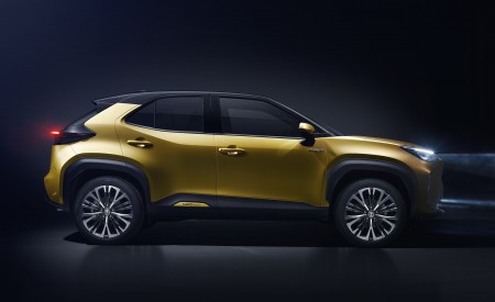 2021 Toyota Yaris Cross Hybrid AWD Side Wallpapers 450x275 (5)