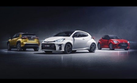 2021 Toyota Yaris Cross Hybrid AWD and Yaris Family Wallpapers 450x275 (15)