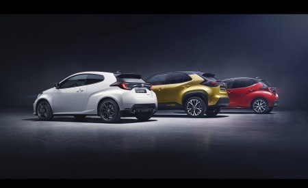 2021 Toyota Yaris Cross Hybrid AWD and Yaris Family Wallpapers 450x275 (16)