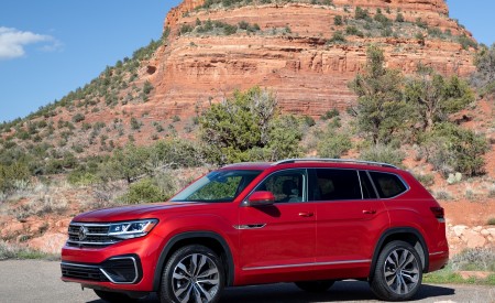 2021 Volkswagen Atlas SEL Premium 4Motion Front Three-Quarter Wallpapers 450x275 (9)