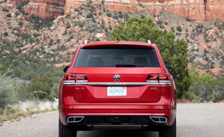 2021 Volkswagen Atlas SEL Premium 4Motion Rear Wallpapers 450x275 (12)