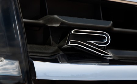 2021 Volkswagen Atlas SEL R-line Badge Wallpapers 450x275 (17)