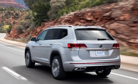 2021 Volkswagen Atlas SEL R-line Rear Three-Quarter Wallpapers 450x275 (4)