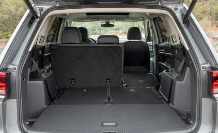 2021 Volkswagen Atlas SEL R-line Trunk Wallpapers 450x275 (41)