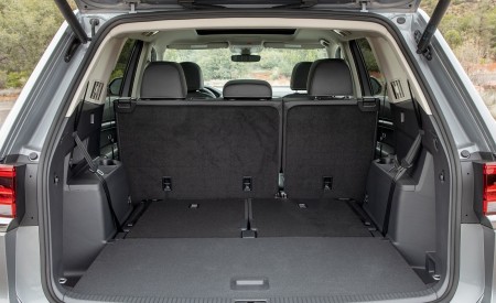 2021 Volkswagen Atlas SEL R-line Trunk Wallpapers 450x275 (42)