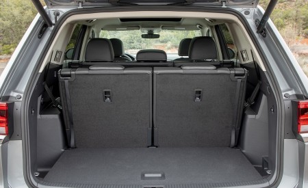 2021 Volkswagen Atlas SEL R-line Trunk Wallpapers 450x275 (44)
