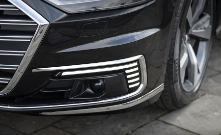 2020 Audi A8 L 60 TFSI e quattro (Plug-In Hybrid; UK-Spec) Detail Wallpapers 450x275 (65)
