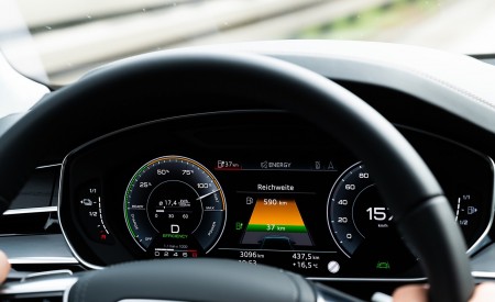 2020 Audi A8 L 60 TFSI e quattro (Plug-In Hybrid; UK-Spec) Digital Instrument Cluster Wallpapers 450x275 (82)