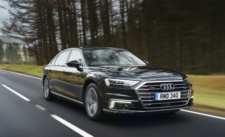 2020 Audi A8 L 60 TFSI e quattro (Plug-In Hybrid; UK-Spec) Front Three-Quarter Wallpapers 450x275 (2)