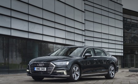 2020 Audi A8 L 60 TFSI e quattro (Plug-In Hybrid; UK-Spec) Front Three-Quarter Wallpapers 450x275 (45)