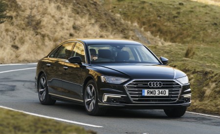 2020 Audi A8 L 60 TFSI e quattro (Plug-In Hybrid; UK-Spec) Front Three-Quarter Wallpapers 450x275 (13)