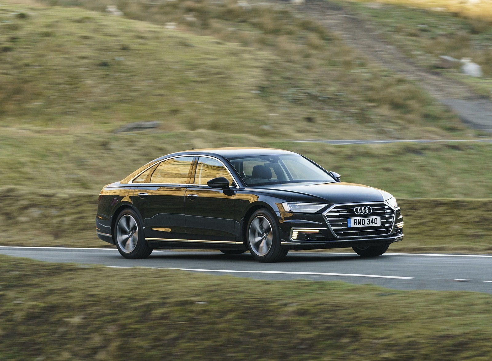 2020 Audi A8 L 60 TFSI e quattro (Plug-In Hybrid; UK-Spec) Front Three-Quarter Wallpapers (14)