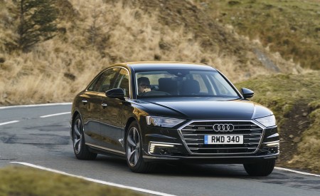 2020 Audi A8 L 60 TFSI e quattro (Plug-In Hybrid; UK-Spec) Front Three-Quarter Wallpapers 450x275 (15)