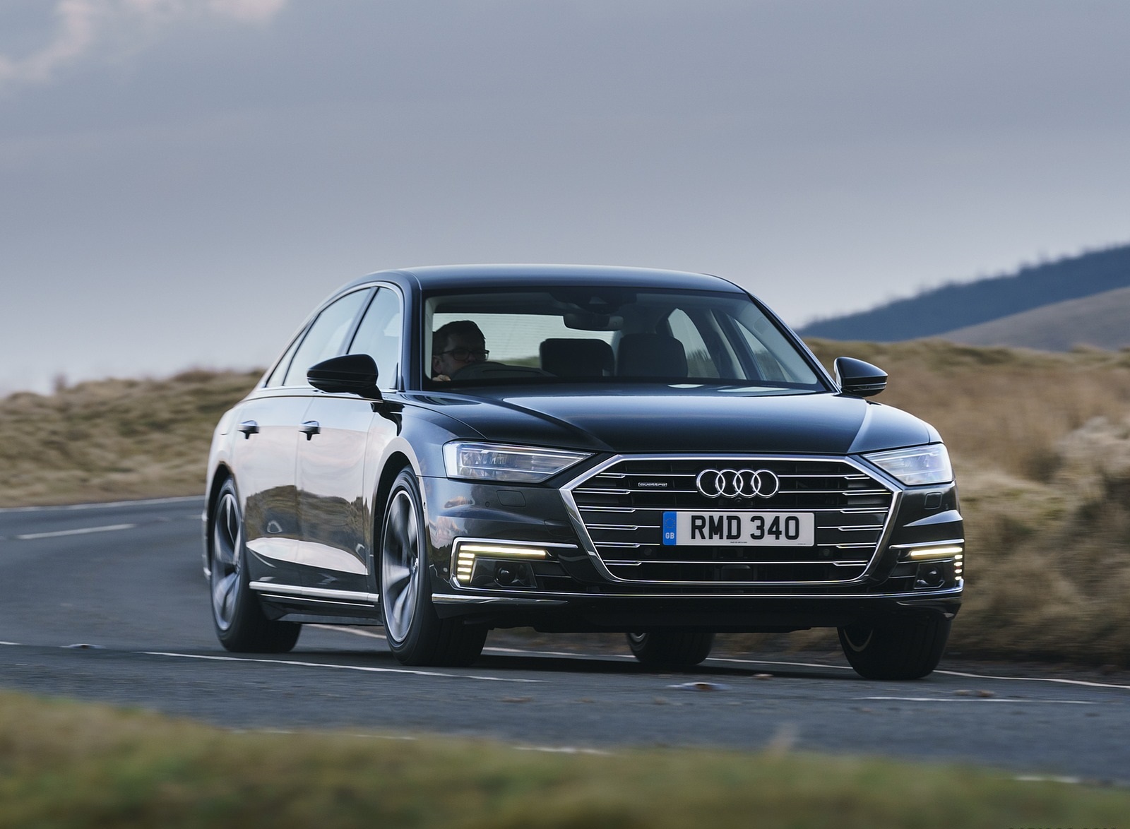 2020 Audi A8 L 60 TFSI e quattro (Plug-In Hybrid UK-Spec) Front Three-Quarter Wallpapers #25 of 128