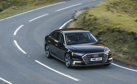 2020 Audi A8 L 60 TFSI e quattro (Plug-In Hybrid; UK-Spec) Front Three-Quarter Wallpapers 450x275 (16)