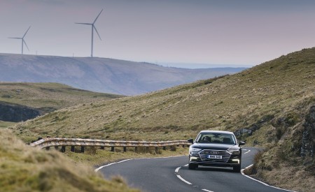 2020 Audi A8 L 60 TFSI e quattro (Plug-In Hybrid; UK-Spec) Front Wallpapers 450x275 (26)