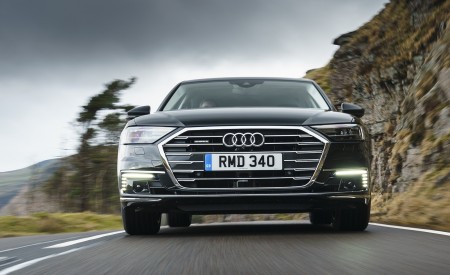 2020 Audi A8 L 60 TFSI e quattro (Plug-In Hybrid; UK-Spec) Front Wallpapers 450x275 (9)