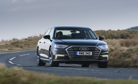 2020 Audi A8 L 60 TFSI e quattro (Plug-In Hybrid; UK-Spec) Front Wallpapers 450x275 (28)
