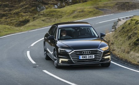 2020 Audi A8 L 60 TFSI e quattro (Plug-In Hybrid; UK-Spec) Front Wallpapers 450x275 (17)