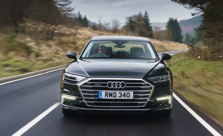 2020 Audi A8 L 60 TFSI e quattro (Plug-In Hybrid; UK-Spec) Front Wallpapers 450x275 (10)