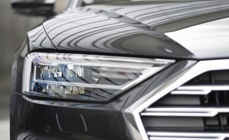 2020 Audi A8 L 60 TFSI e quattro (Plug-In Hybrid; UK-Spec) Headlight Wallpapers 450x275 (51)