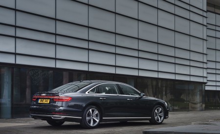 2020 Audi A8 L 60 TFSI e quattro (Plug-In Hybrid; UK-Spec) Rear Three-Quarter Wallpapers 450x275 (47)