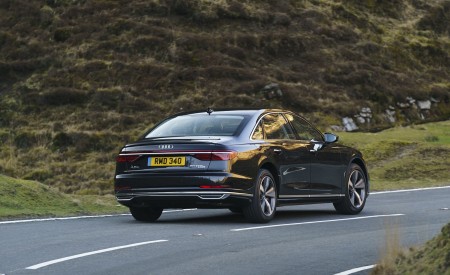 2020 Audi A8 L 60 TFSI e quattro (Plug-In Hybrid; UK-Spec) Rear Three-Quarter Wallpapers 450x275 (32)