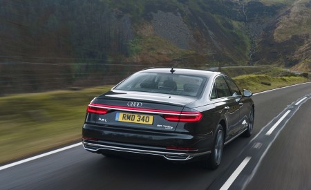 2020 Audi A8 L 60 TFSI e quattro (Plug-In Hybrid; UK-Spec) Rear Wallpapers 450x275 (37)