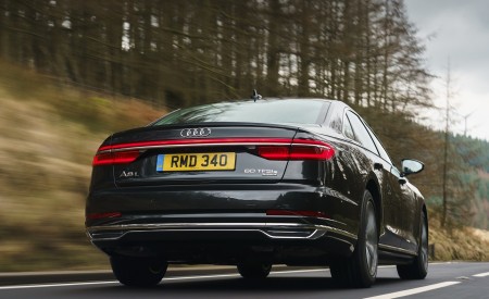 2020 Audi A8 L 60 TFSI e quattro (Plug-In Hybrid; UK-Spec) Rear Wallpapers 450x275 (19)