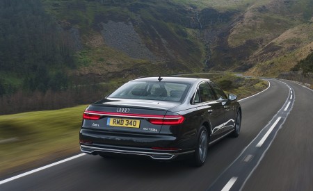 2020 Audi A8 L 60 TFSI e quattro (Plug-In Hybrid; UK-Spec) Rear Wallpapers 450x275 (21)
