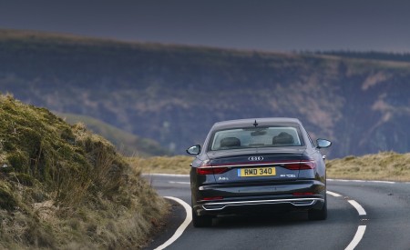 2020 Audi A8 L 60 TFSI e quattro (Plug-In Hybrid; UK-Spec) Rear Wallpapers 450x275 (34)
