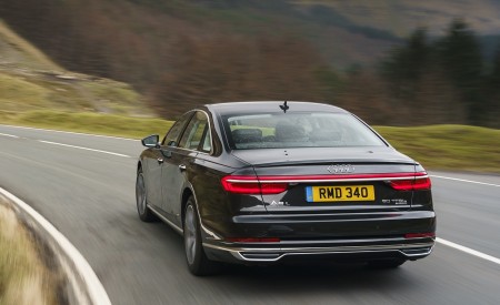 2020 Audi A8 L 60 TFSI e quattro (Plug-In Hybrid; UK-Spec) Rear Wallpapers 450x275 (22)