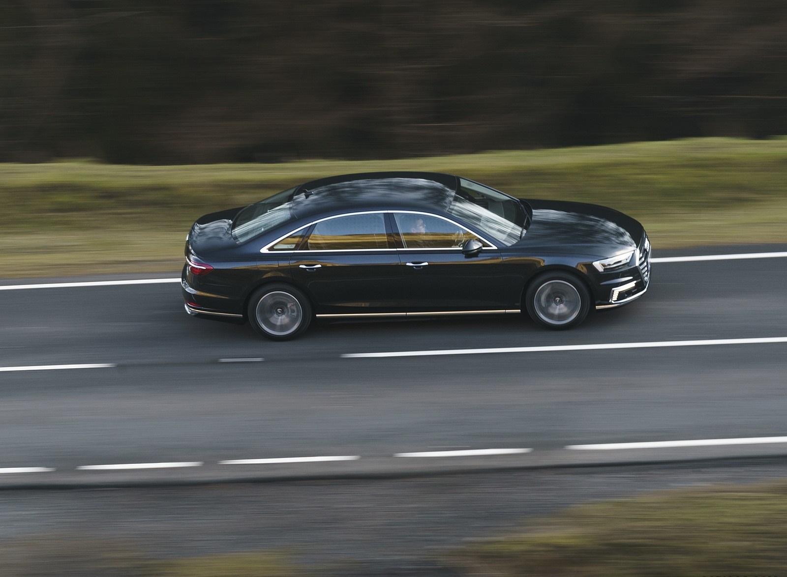 2020 Audi A8 L 60 TFSI e quattro (Plug-In Hybrid UK-Spec) Side Wallpapers #39 of 128