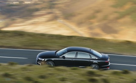 2020 Audi A8 L 60 TFSI e quattro (Plug-In Hybrid; UK-Spec) Side Wallpapers 450x275 (41)