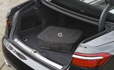2020 Audi A8 L 60 TFSI e quattro (Plug-In Hybrid; UK-Spec) Trunk Wallpapers 450x275 (123)