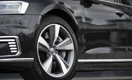 2020 Audi A8 L 60 TFSI e quattro (Plug-In Hybrid; UK-Spec) Wheel Wallpapers 450x275 (59)