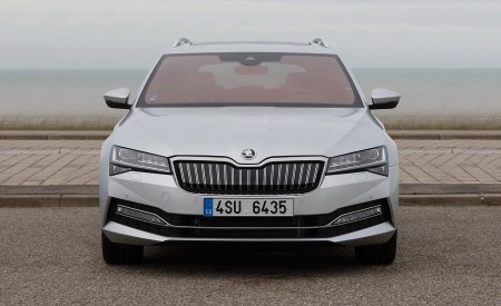 2020 Skoda Superb Combi iV Plug-In Hybrid Front Wallpapers 450x275 (101)