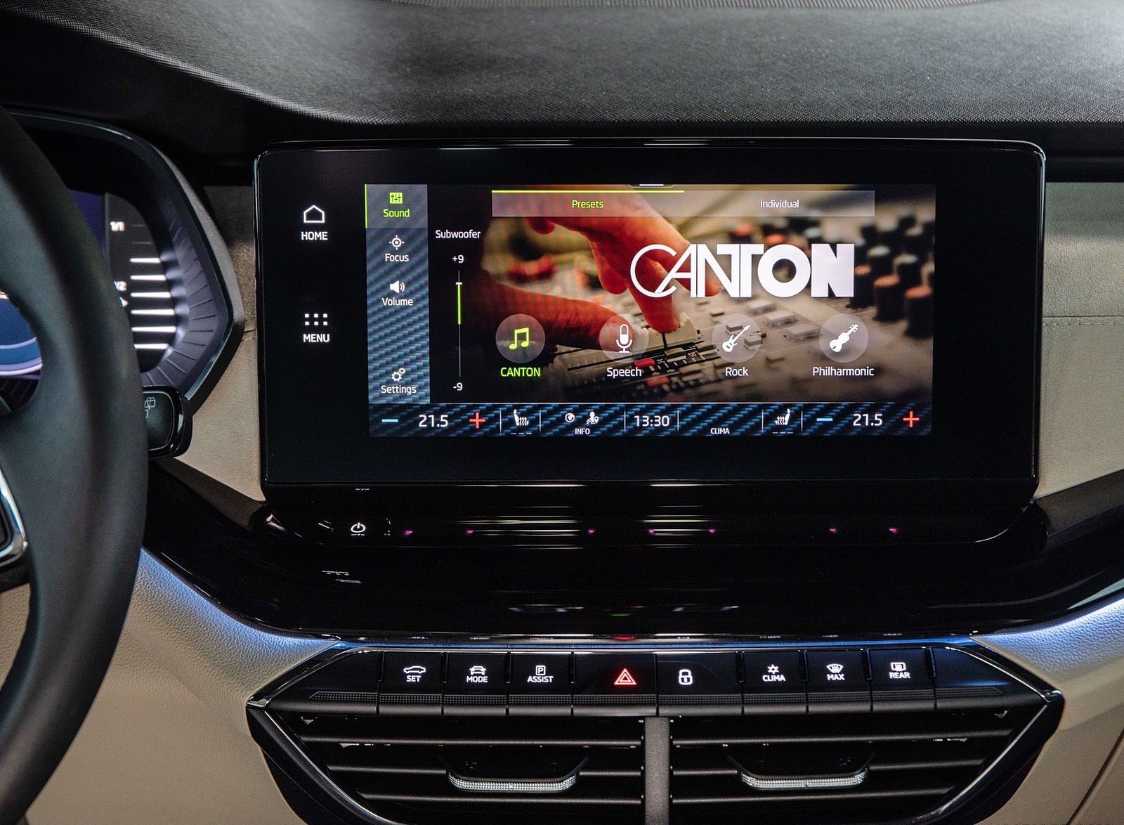 2020 Škoda Octavia Central Console Wallpapers #39 of 46
