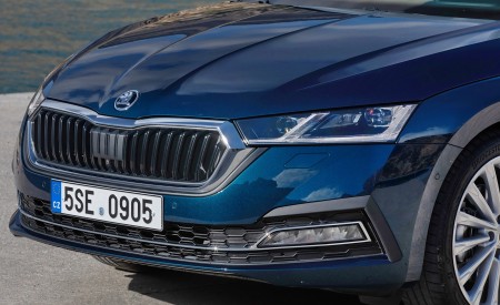 2020 Škoda Octavia Headlight Wallpapers 450x275 (34)
