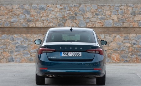 2020 Škoda Octavia Rear Wallpapers 450x275 (28)