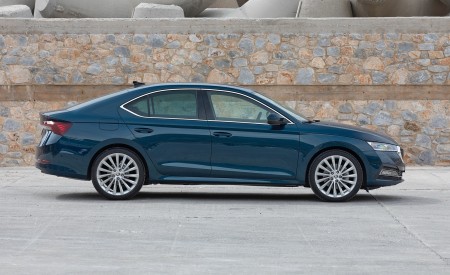 2020 Škoda Octavia Side Wallpapers 450x275 (29)