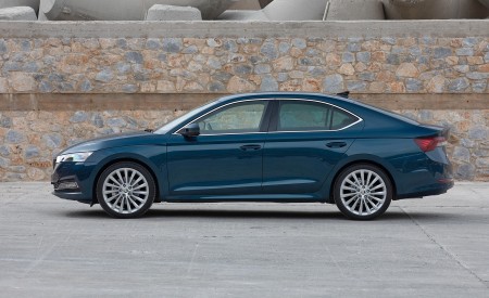 2020 Škoda Octavia Side Wallpapers 450x275 (30)